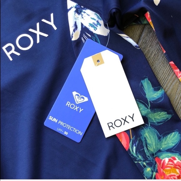 🌴🌺ROXY- RASH GAURD🌺🌴 - Picture 6 of 8